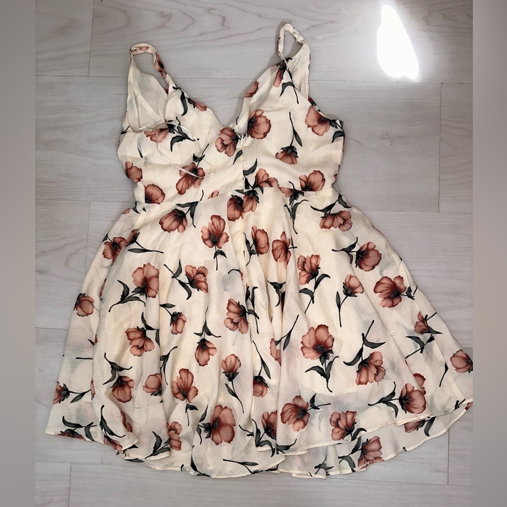 Spring Dress ! - Picture 2 of 3